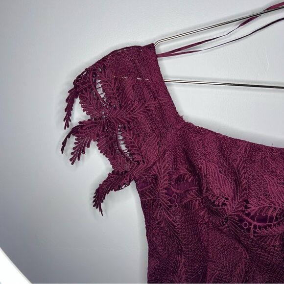 Astr Valentina Lace Off-The-Shoulder Mini Dress - Picture 4 of 12